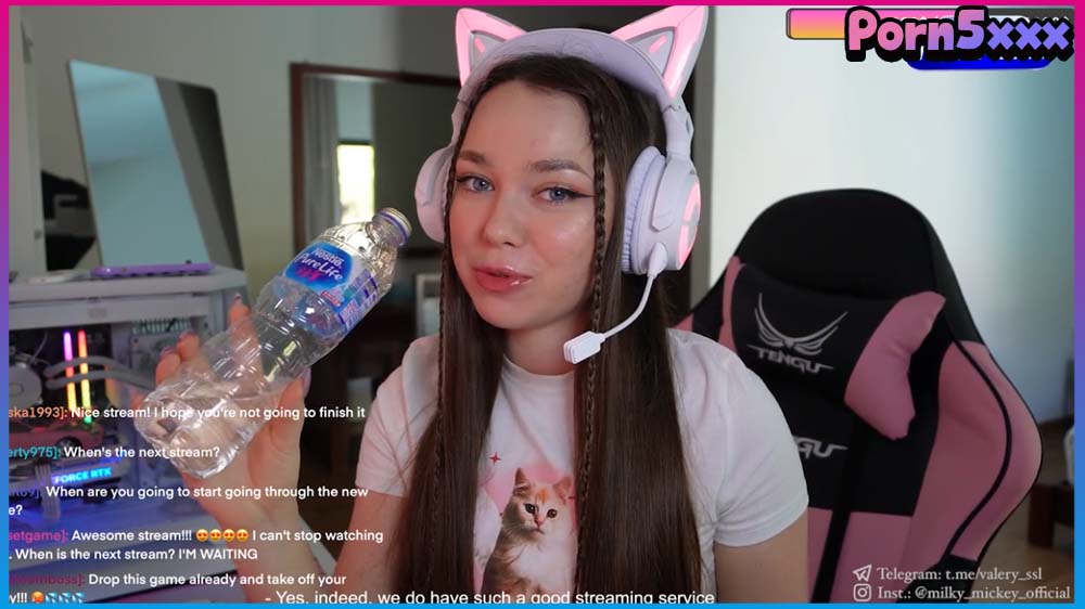 Naked streaming on Twitch น้องคนละพ่อ เย็ดไม่สน Siena Sky มายั่วอ่อยหีให้พี่ชายเย็ดแตกใน